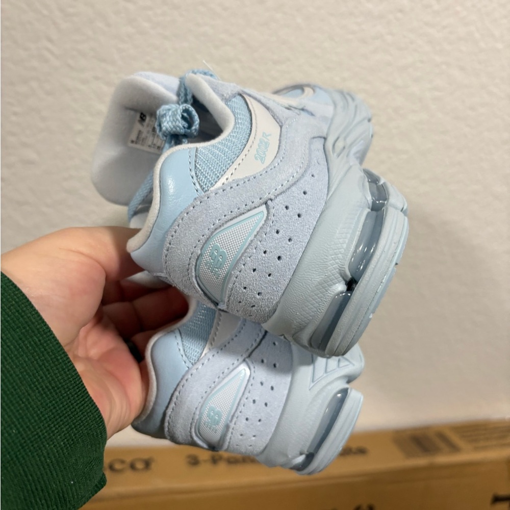 🔥New Balance 2002r Sky Blue Sneakers - Picture 8 of 9